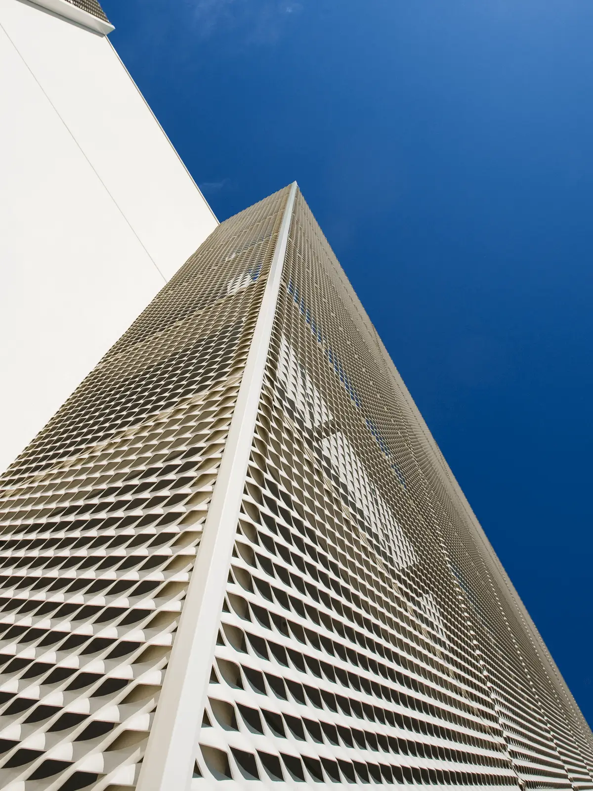 commerciale-iperlando-verticale01