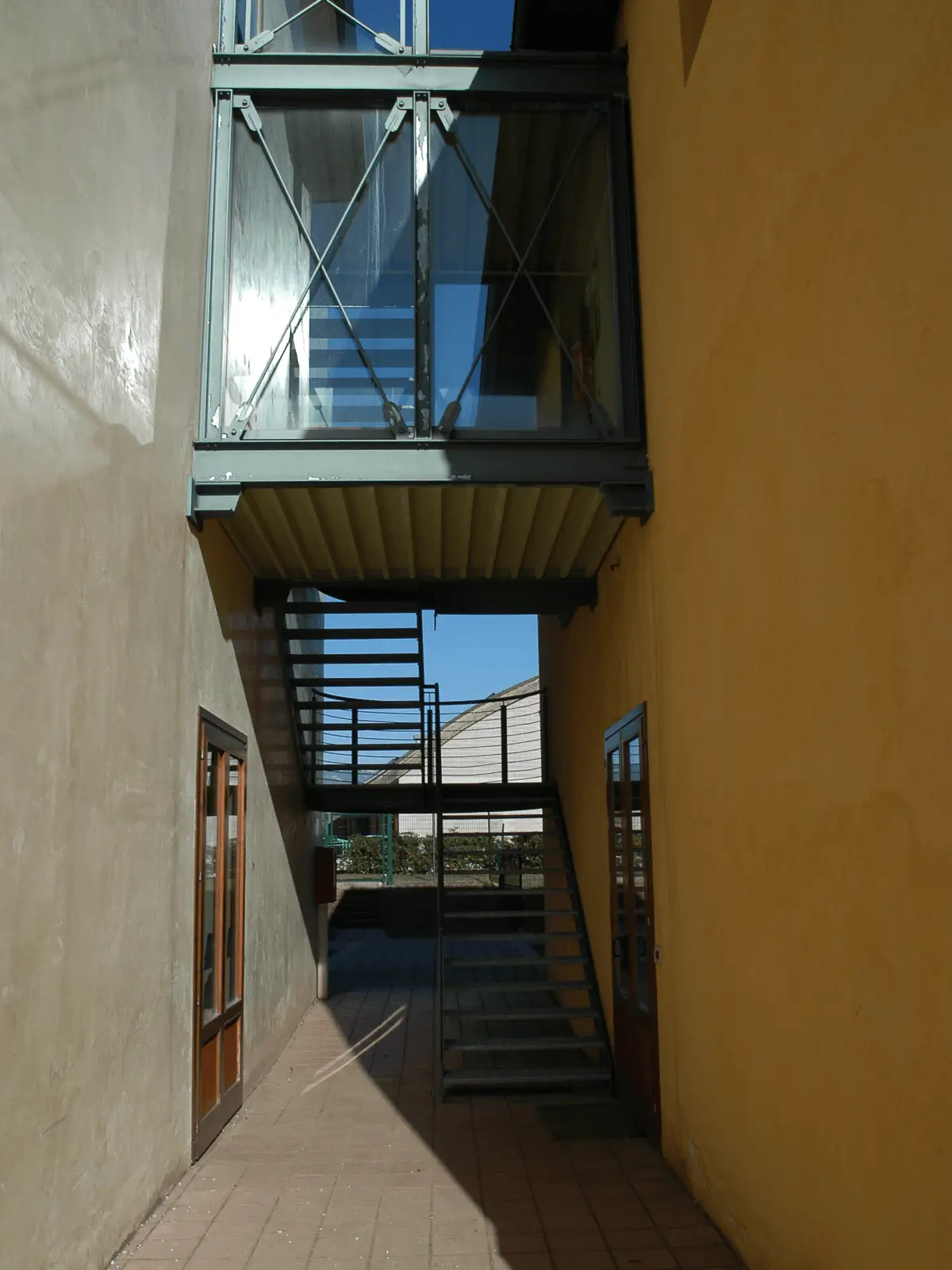 restorations-villa-segafredo-vertical01